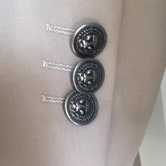 Suit - Picture 2 of 5